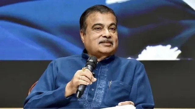 E-20 पेट्रोल पर नितिन गडकरी का बड़ा बयान, पुरानी गाड़ियों के कुछ पुर्जों पर पड़ सकता है असर